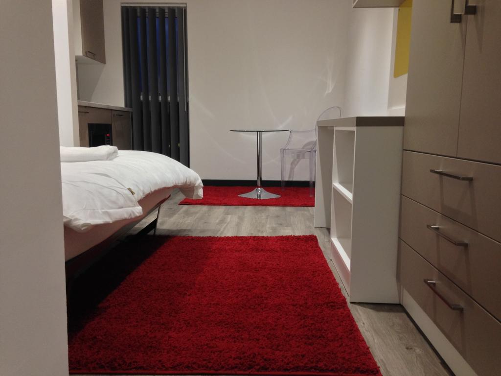 Peace Apartments - Luton Лутон Экстерьер фото