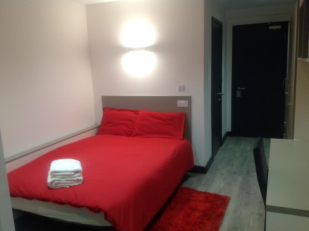 Peace Apartments - Luton Лутон Экстерьер фото