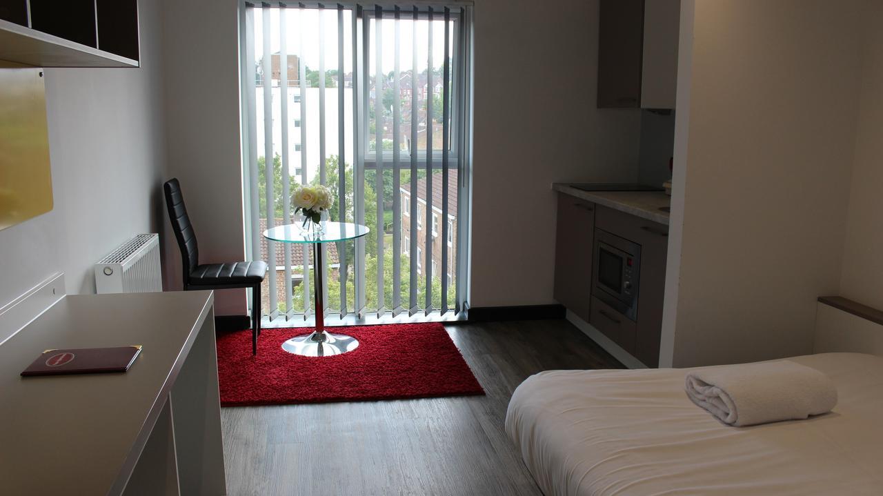 Peace Apartments - Luton Лутон Экстерьер фото