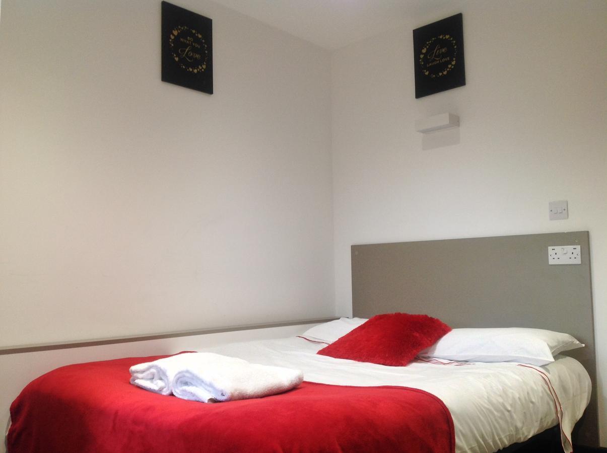 Peace Apartments - Luton Лутон Экстерьер фото