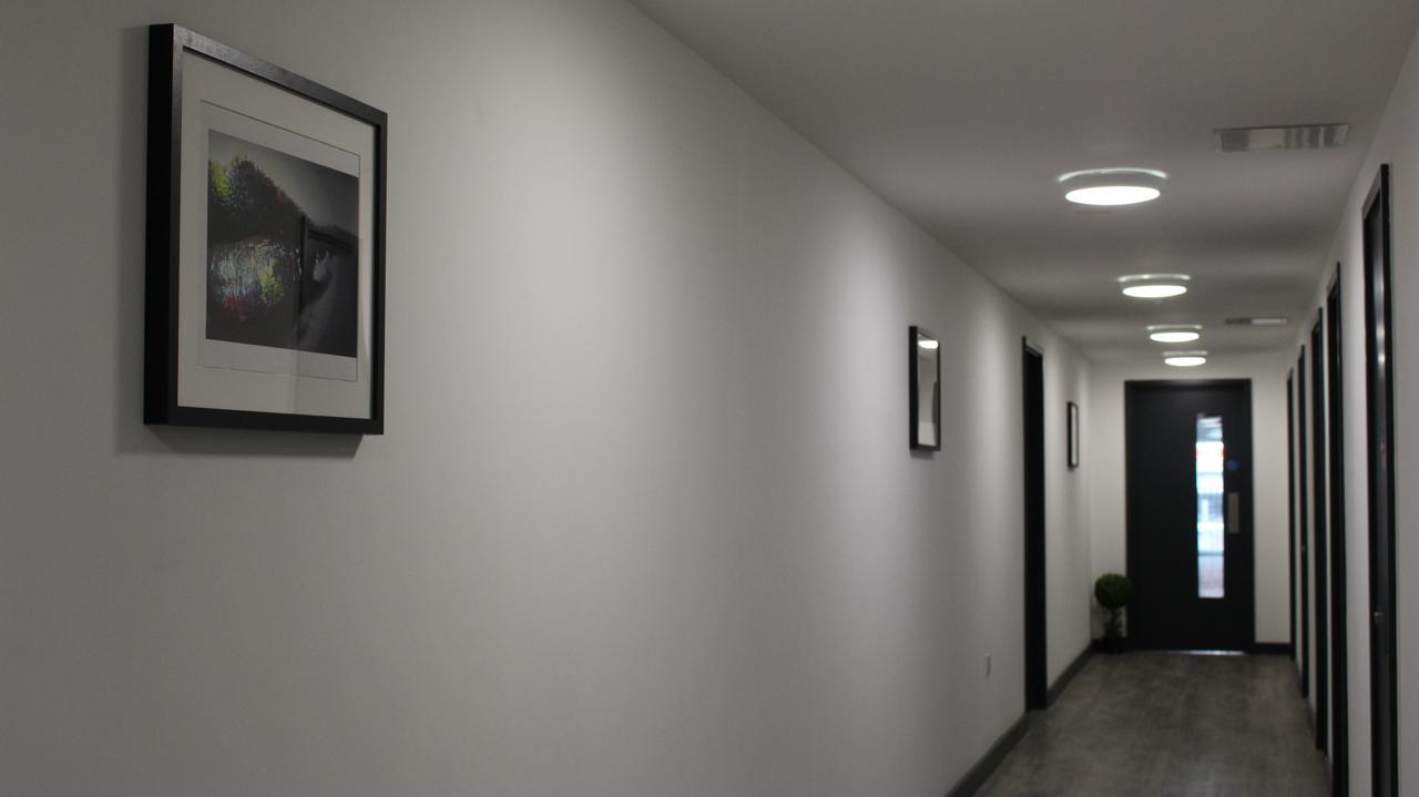 Peace Apartments - Luton Лутон Экстерьер фото