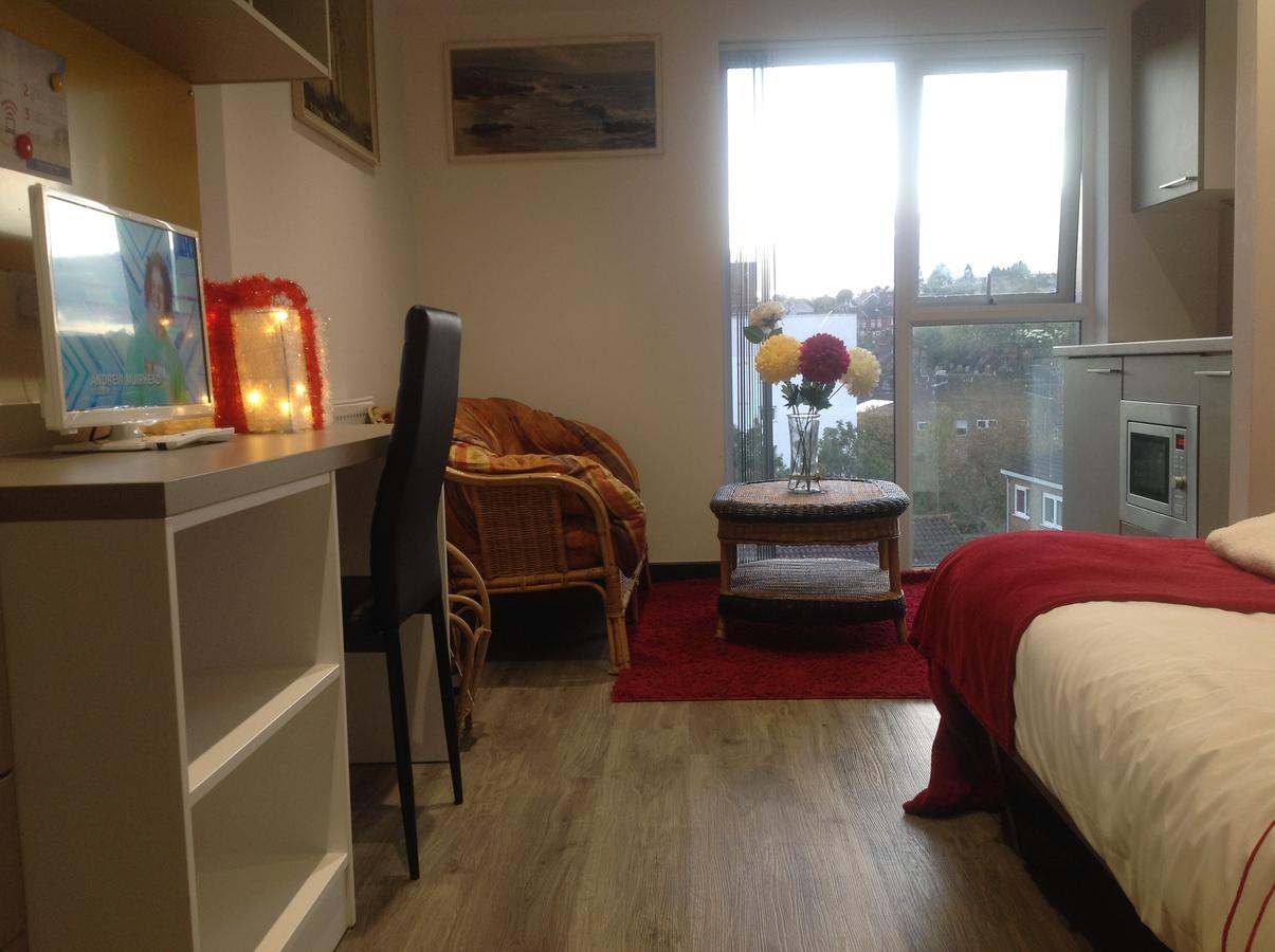 Peace Apartments - Luton Лутон Экстерьер фото