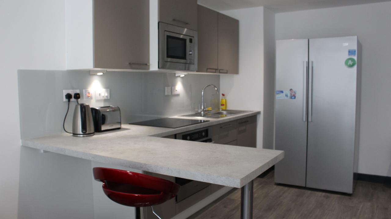 Peace Apartments - Luton Лутон Экстерьер фото