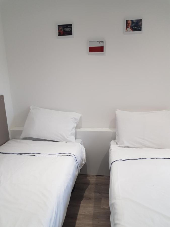 Peace Apartments - Luton Лутон Экстерьер фото
