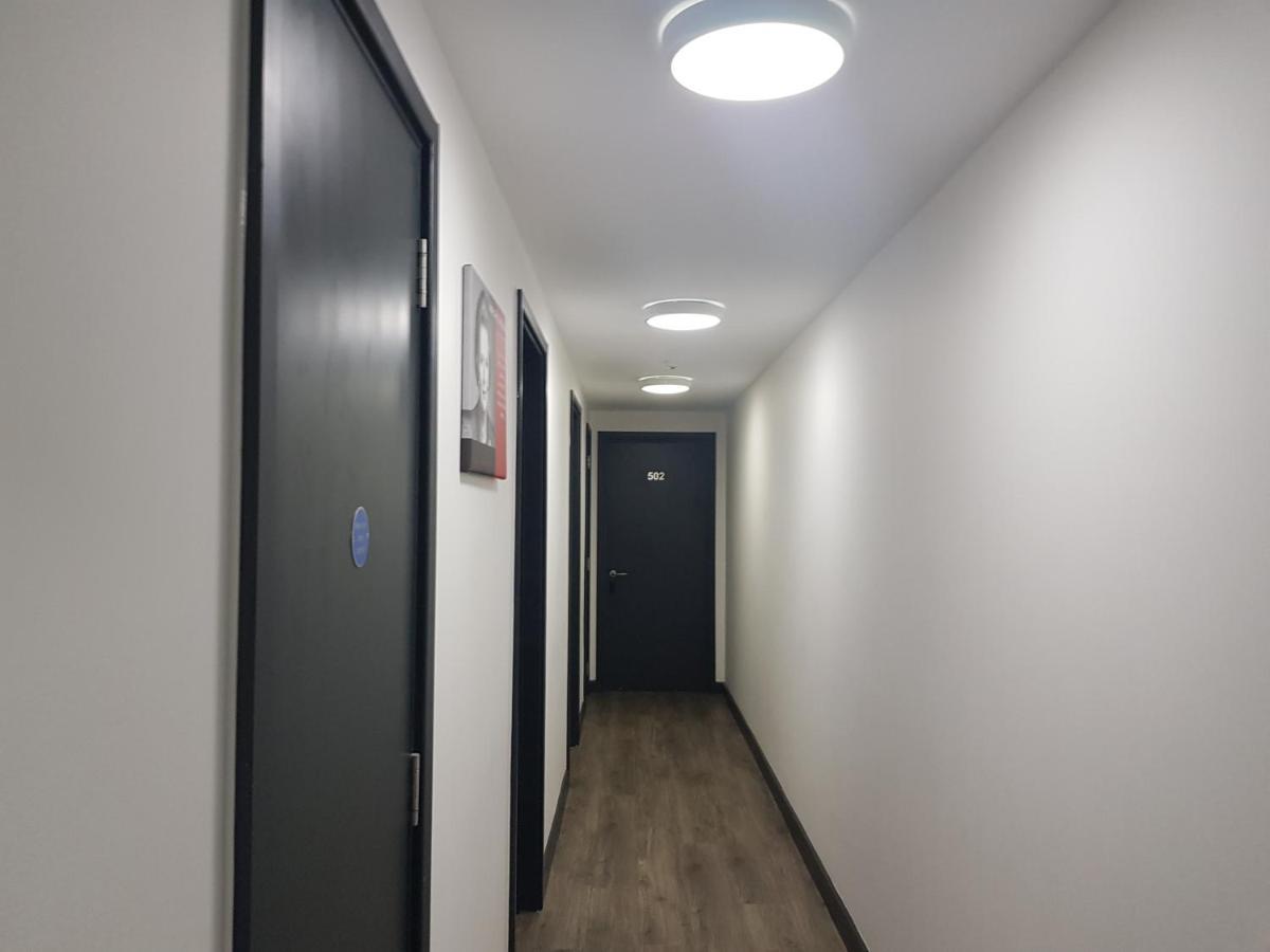 Peace Apartments - Luton Лутон Экстерьер фото