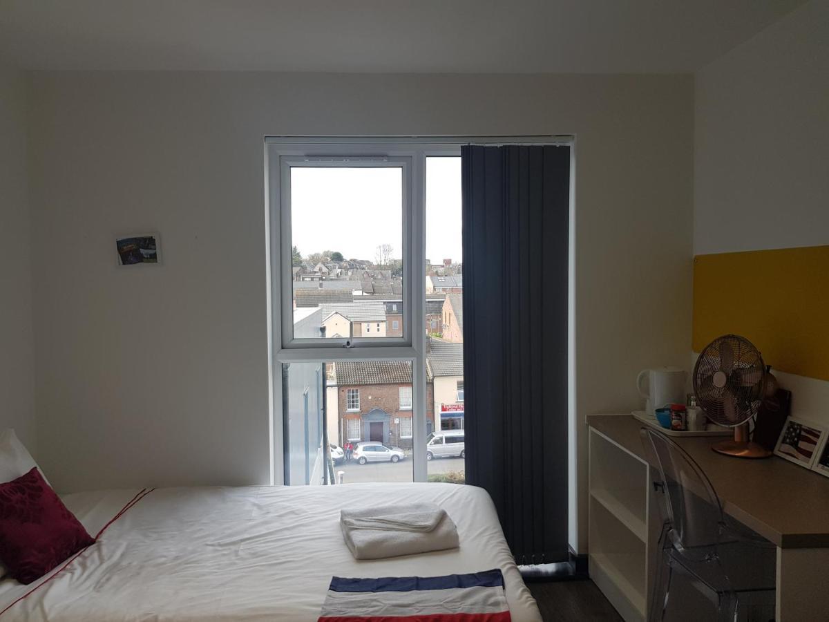 Peace Apartments - Luton Лутон Экстерьер фото