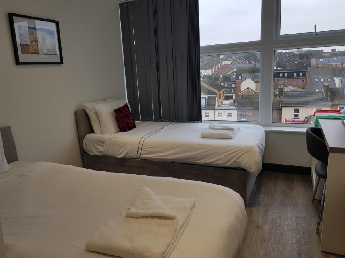 Peace Apartments - Luton Лутон Экстерьер фото