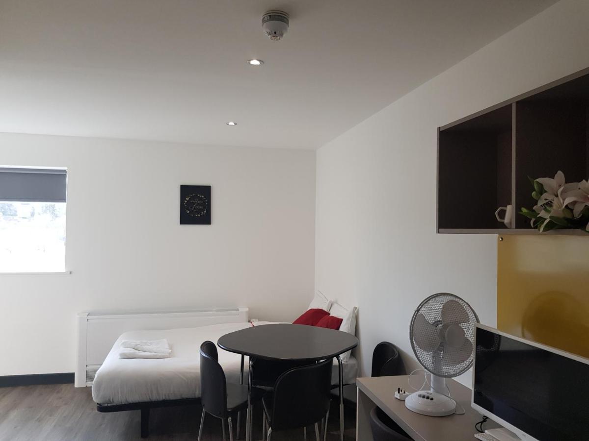 Peace Apartments - Luton Лутон Экстерьер фото