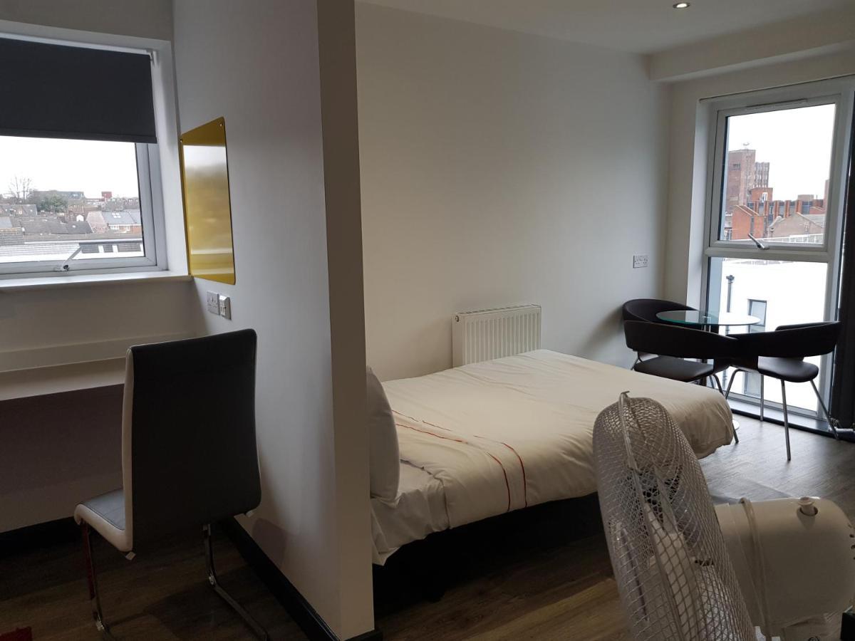 Peace Apartments - Luton Лутон Экстерьер фото
